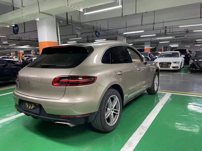 成都16年保时捷Macan10