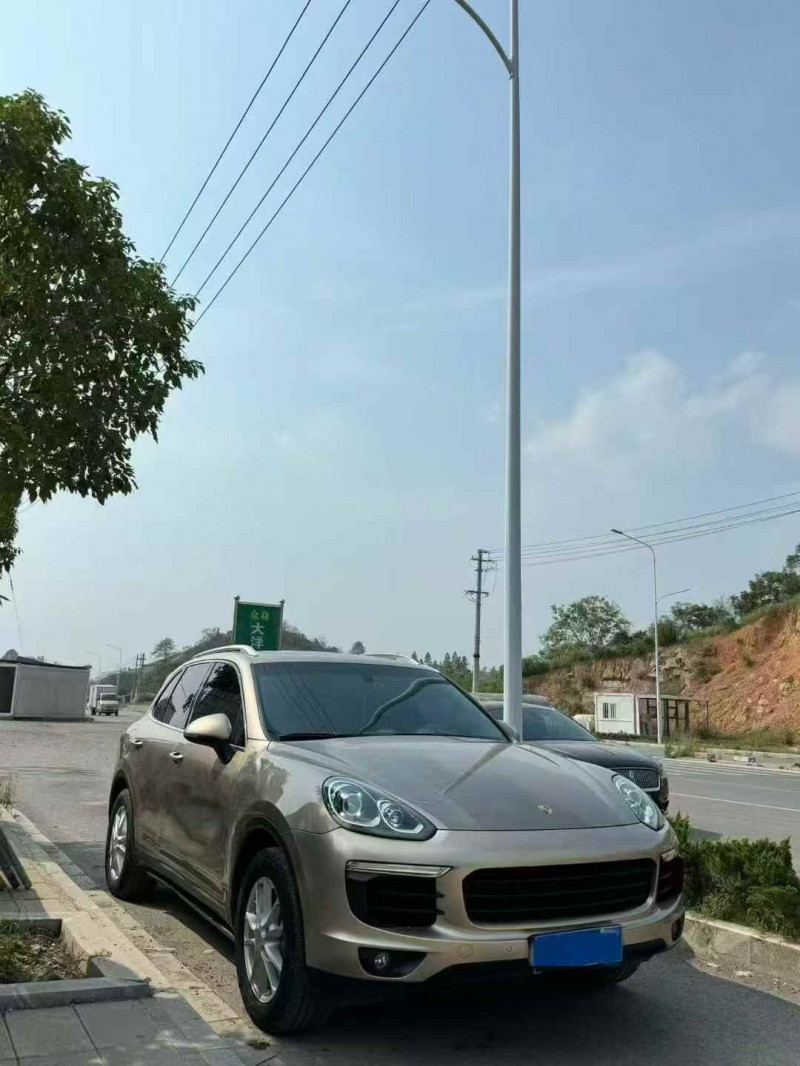 邵阳17年保时捷卡宴3