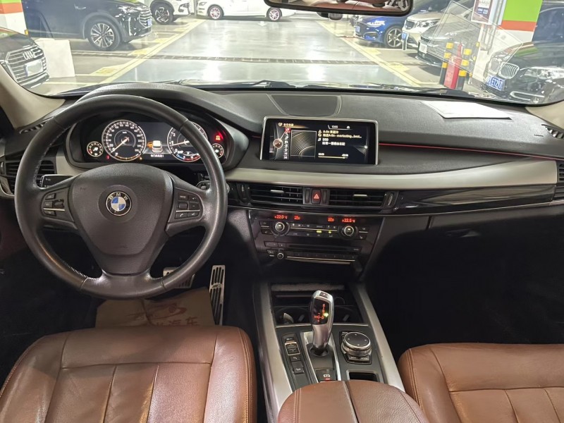 成都17年宝马X58