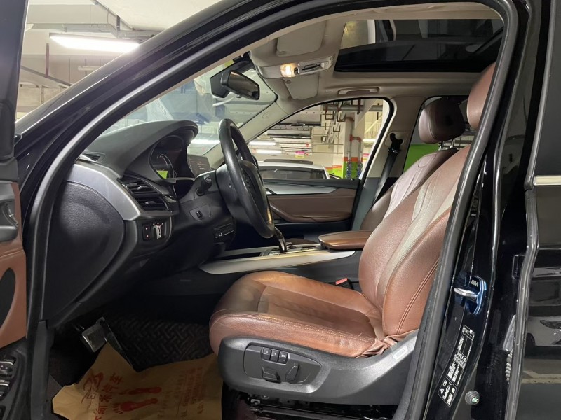 成都17年宝马X59