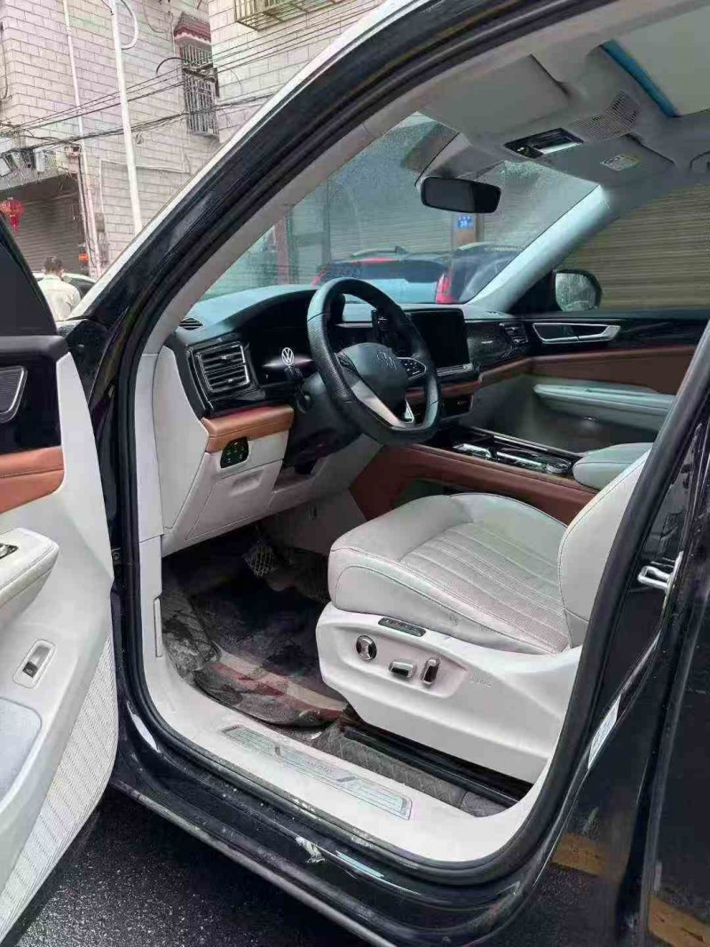 常德22年大众途昂3