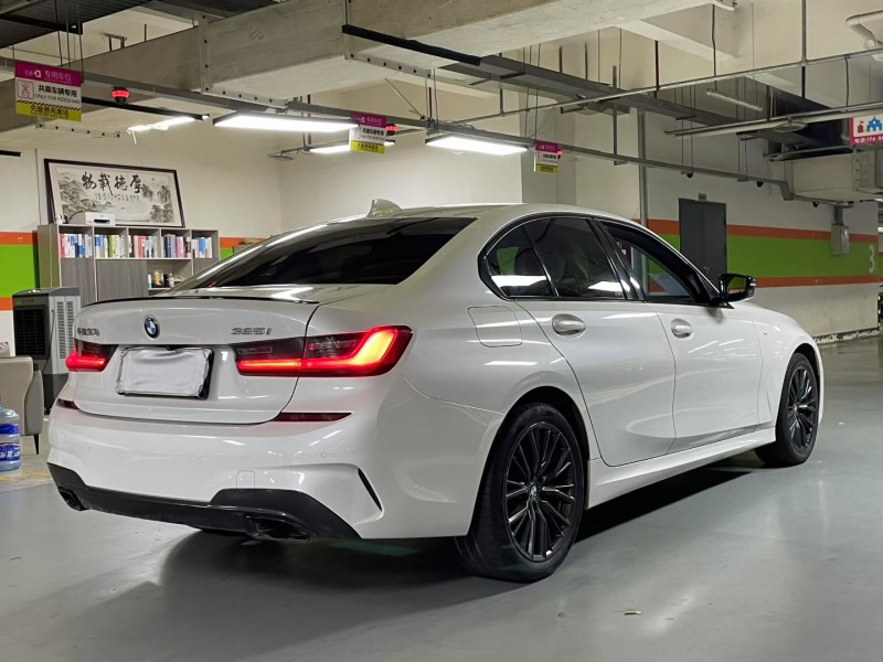 成都21年宝马3系6