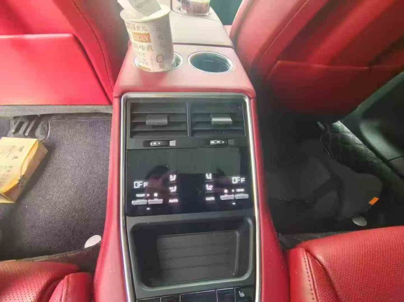 重庆24年保时捷帕拉梅拉4