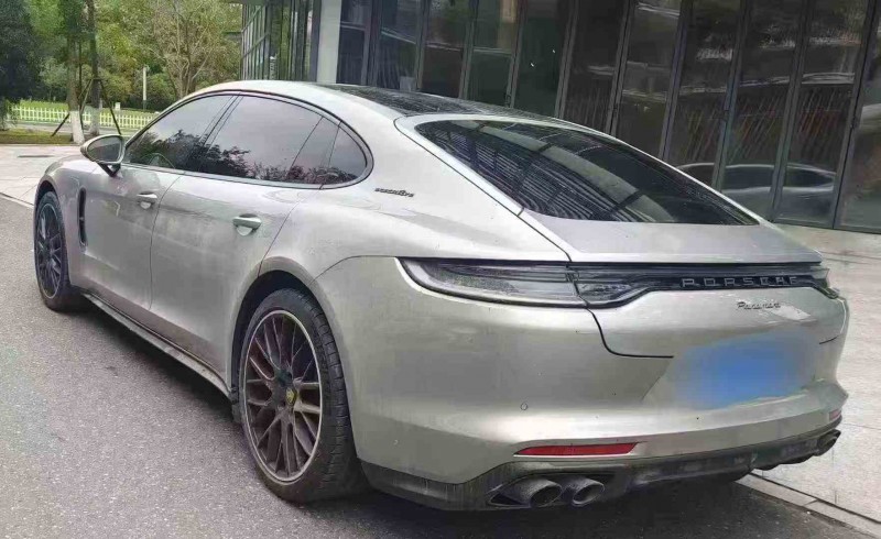 重庆24年保时捷帕拉梅拉8