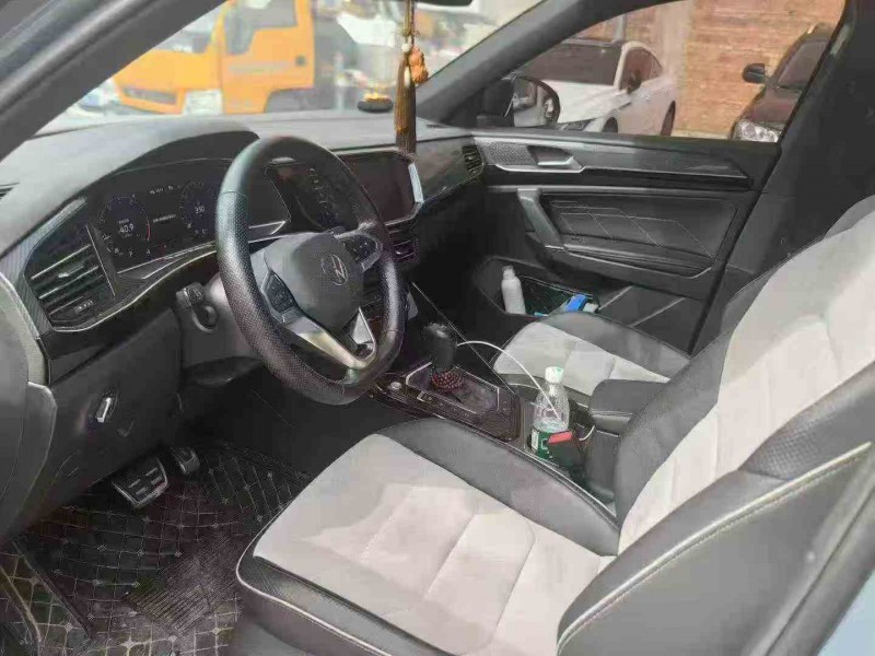 昭通21年大众探岳6