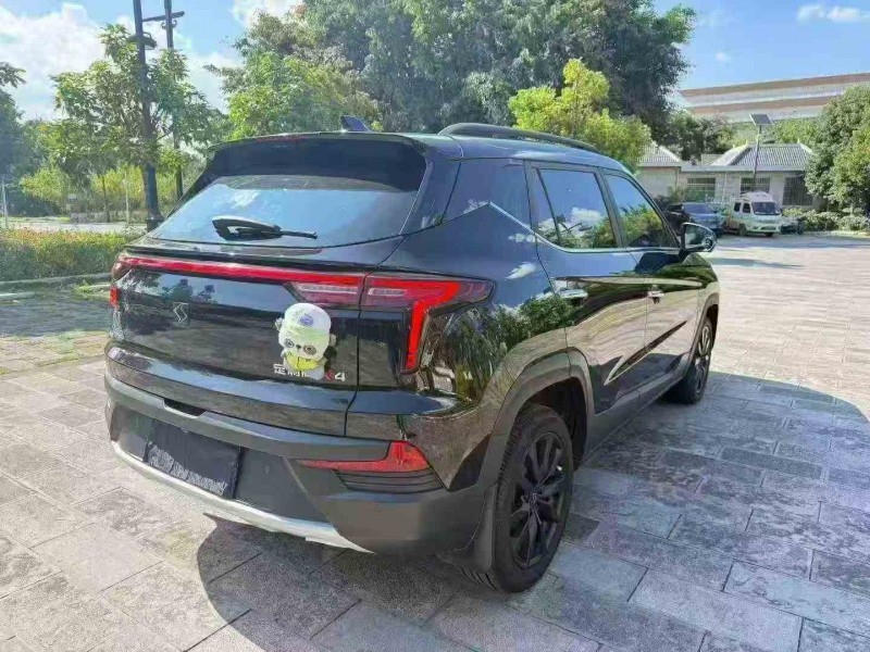 丽江22年江淮思皓8