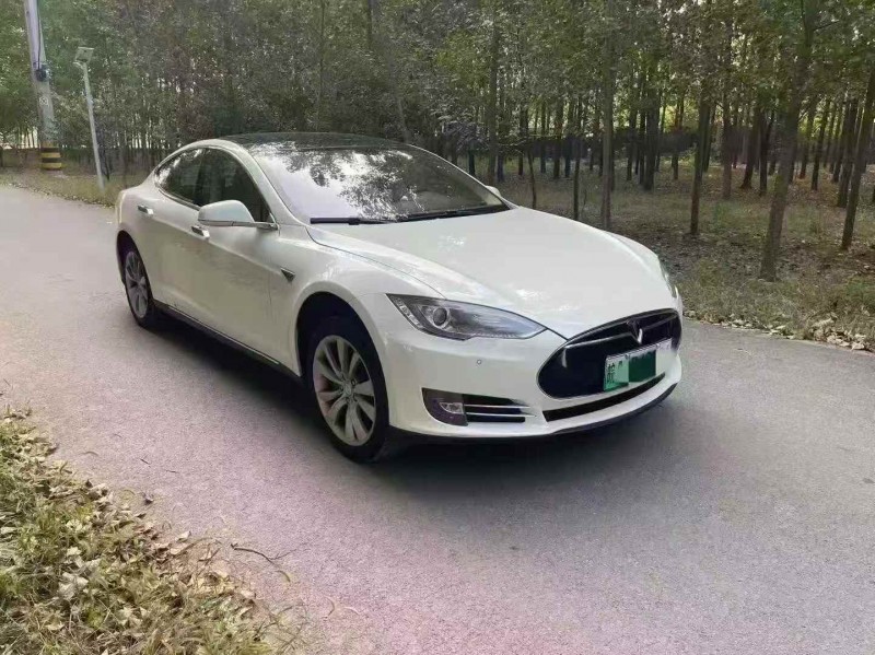 烟台15年特斯拉MODEL S3