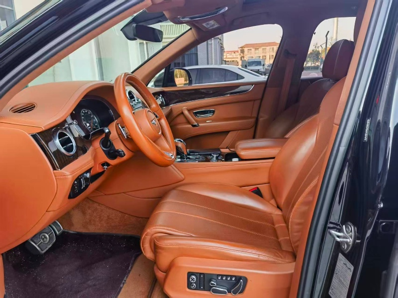 宿州18年宾利添越9