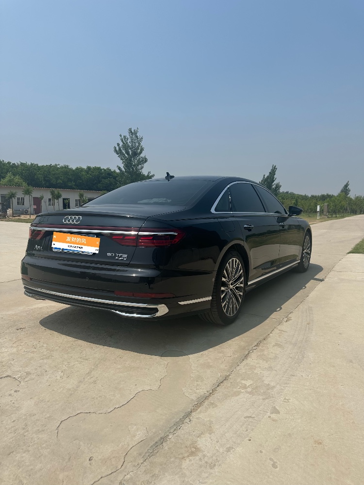 开封24年奥迪A8L5