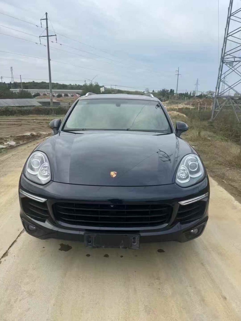 邯郸17年保时捷卡宴1