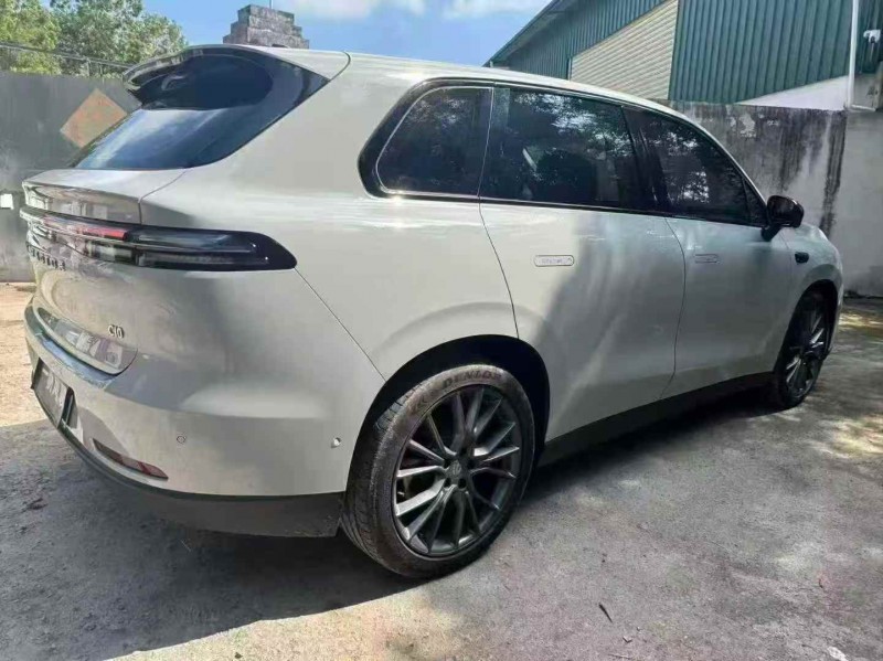 汕头24年零跑汽车C108