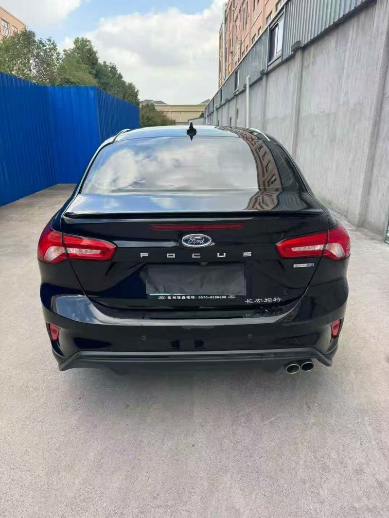 温州20年福特福克斯9