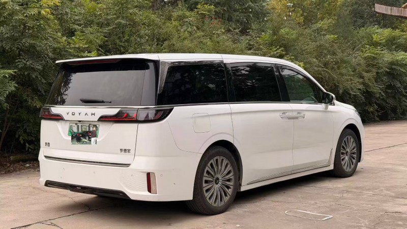 淄博22年岚图汽车梦想家7