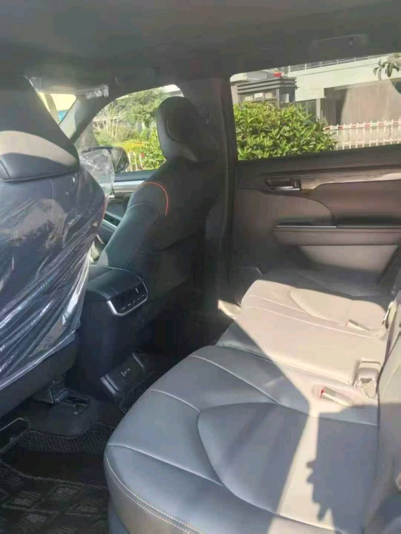 九江25年丰田皇冠3