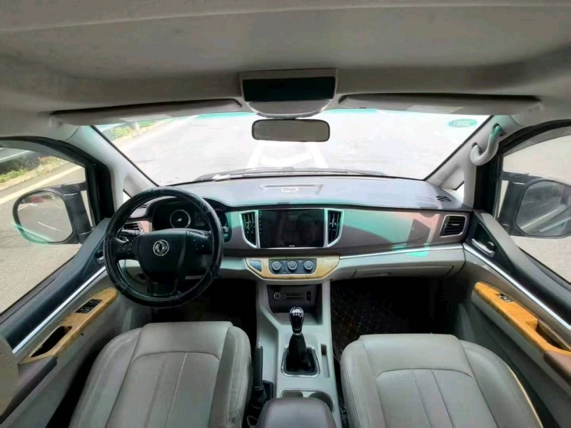 广州20年东风菱智8