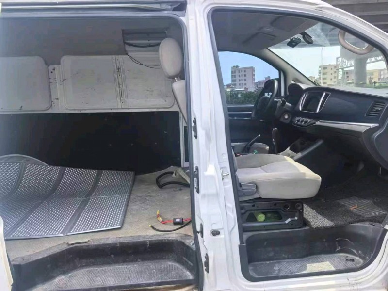 广州22年东风菱智7