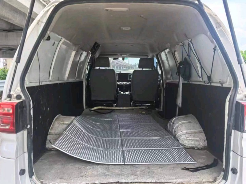 广州22年东风菱智8