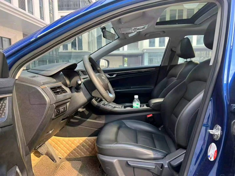 广州21年吉利帝豪8