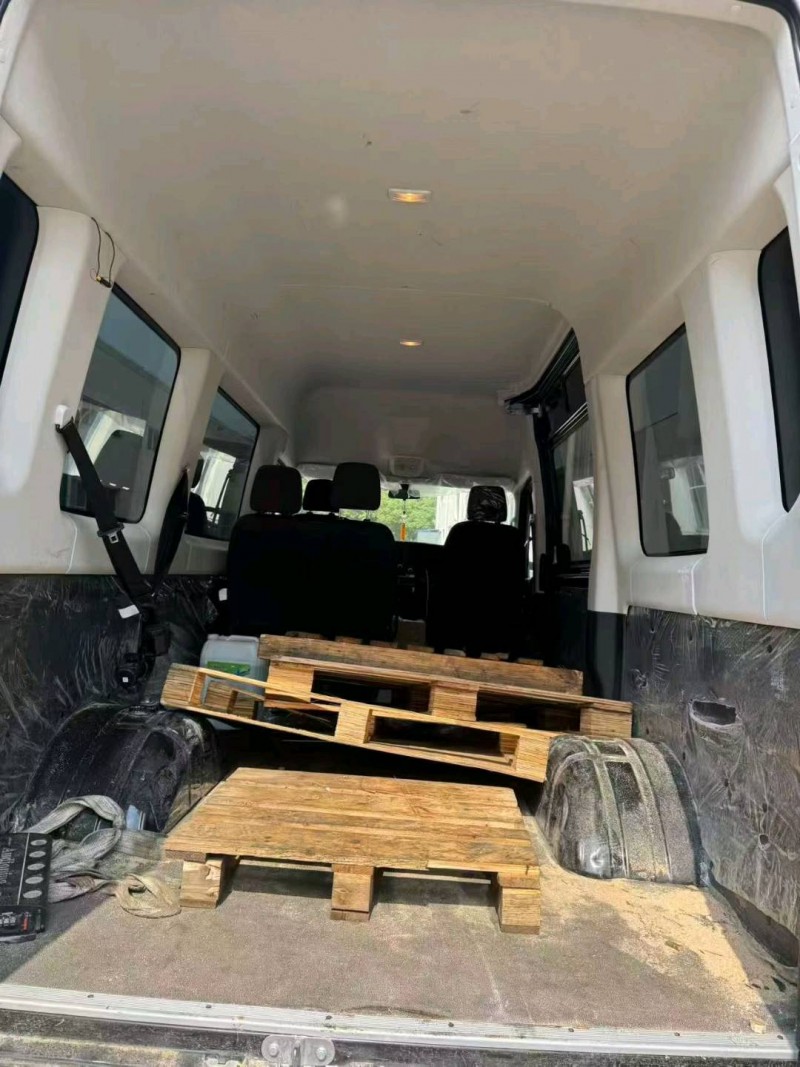 常州23年依维柯欧胜8