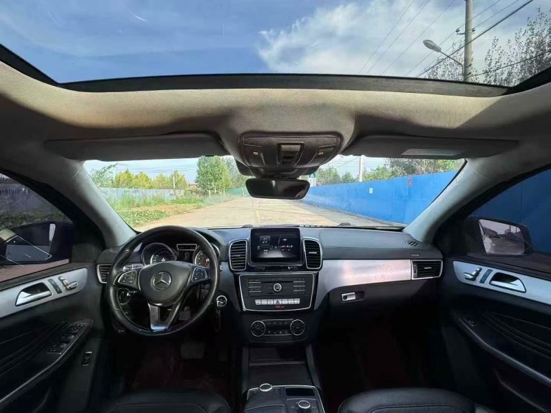 泰安19年奔驰GLE4