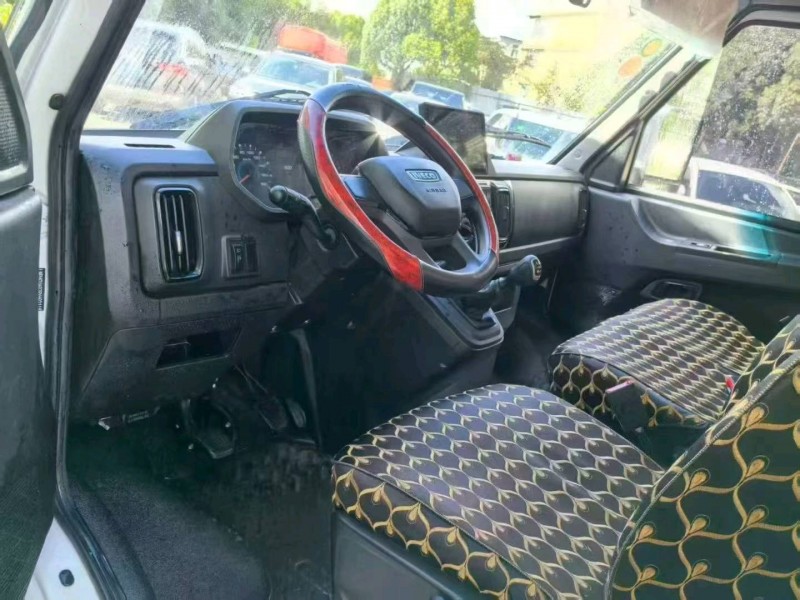 安顺23年依维柯得意3