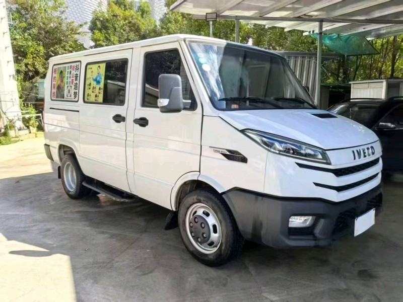 安顺23年依维柯得意9