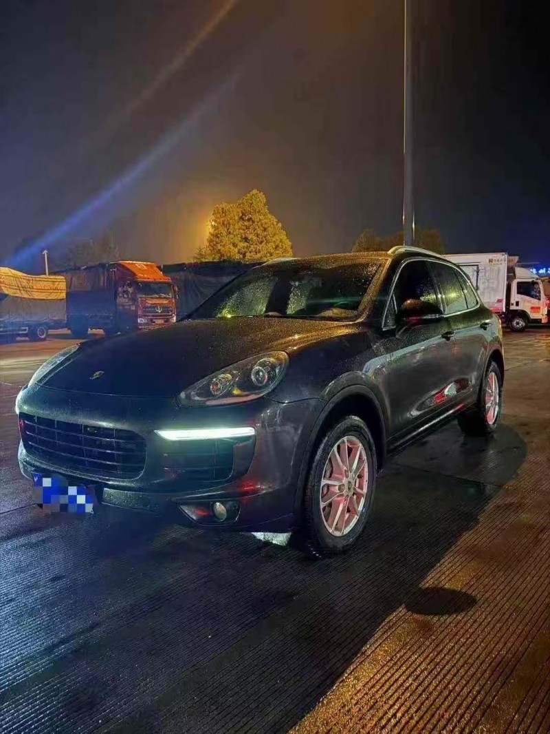 淄博15年保时捷卡宴2