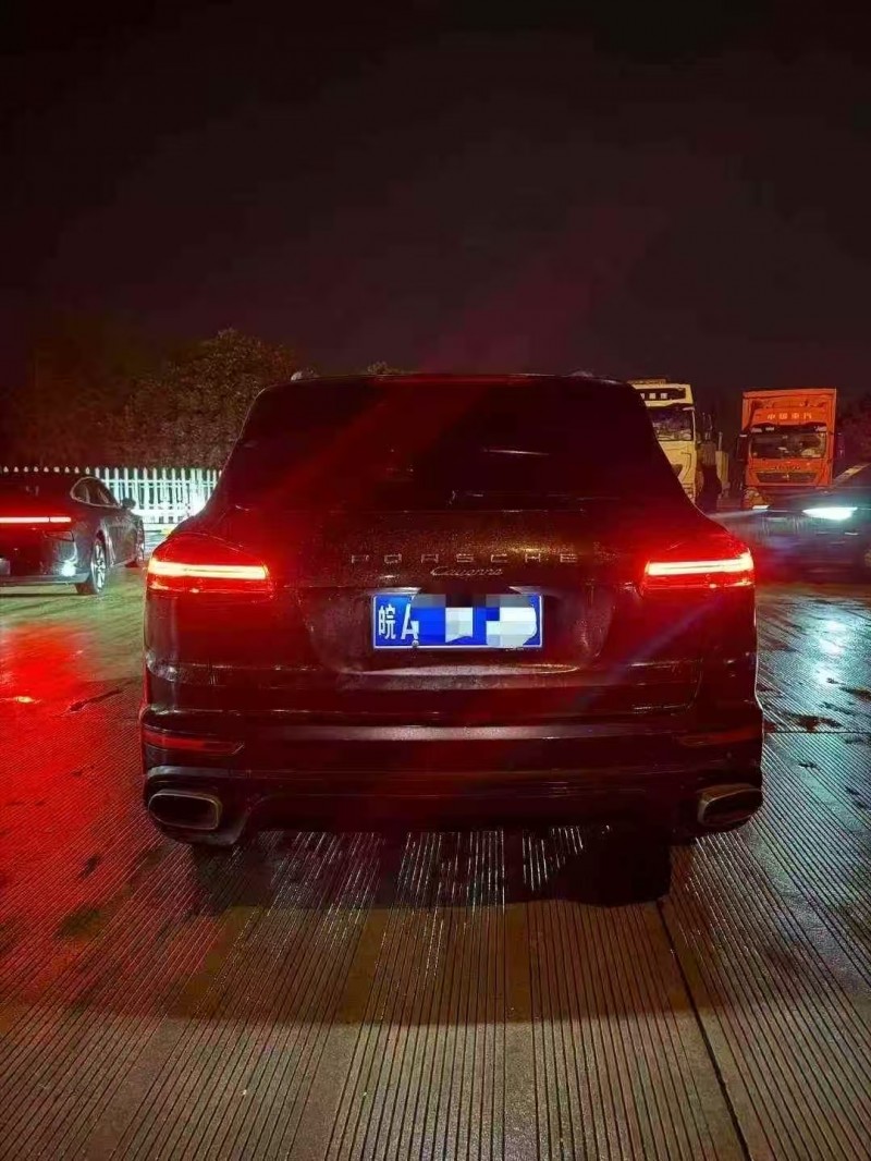 淄博15年保时捷卡宴9