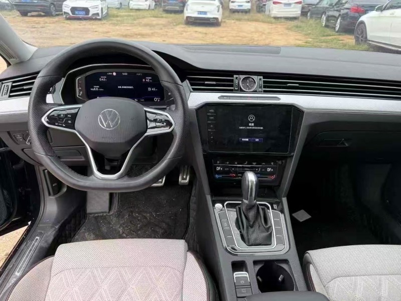 青岛23年大众迈腾2