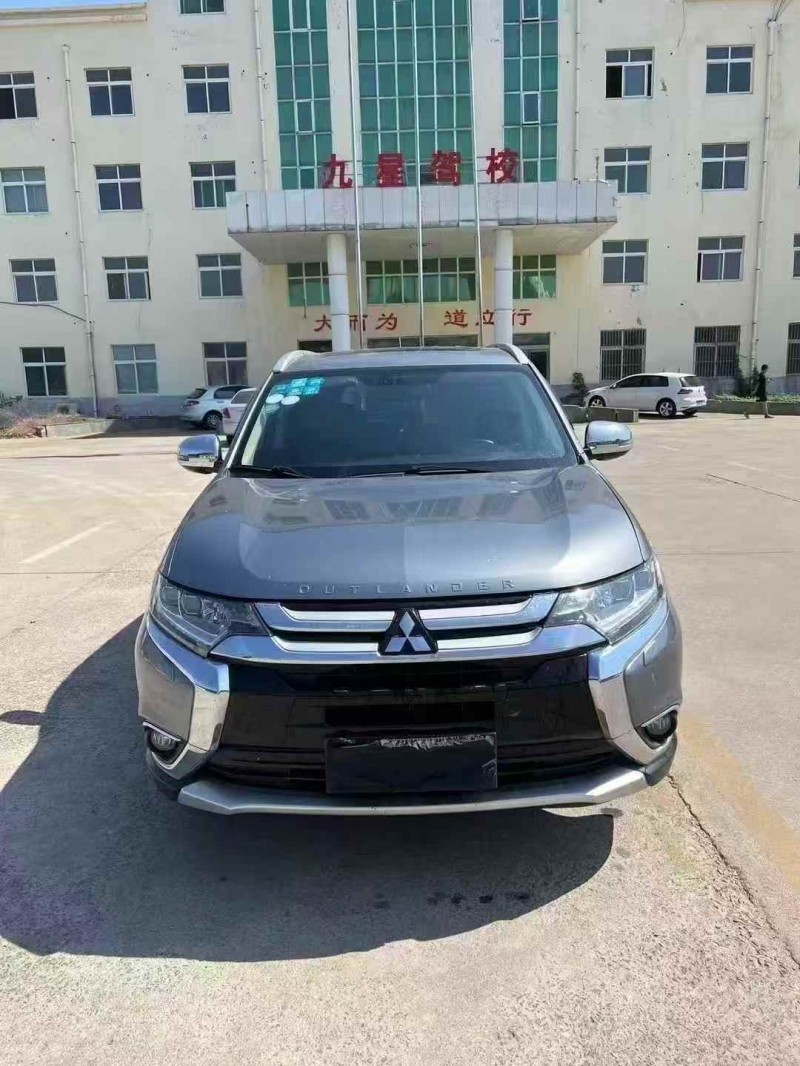 枣庄16年三菱欧蓝德1