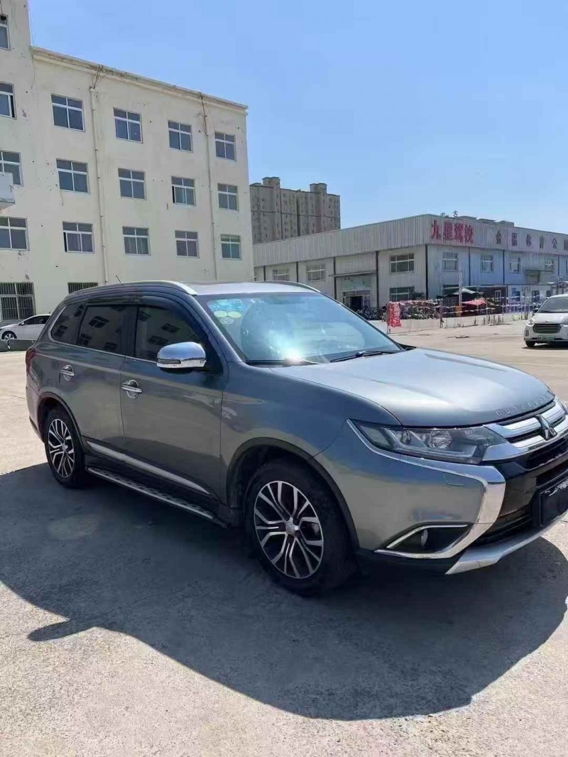 枣庄16年三菱欧蓝德3