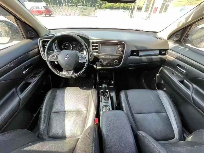 枣庄16年三菱欧蓝德4