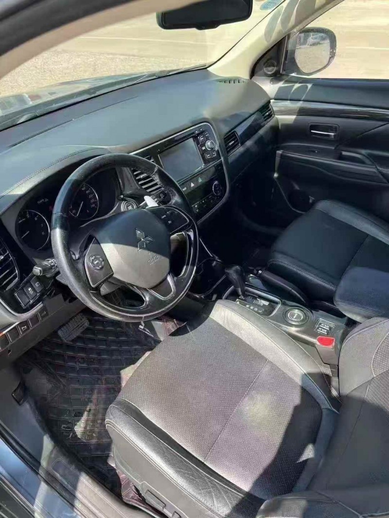 枣庄16年三菱欧蓝德5