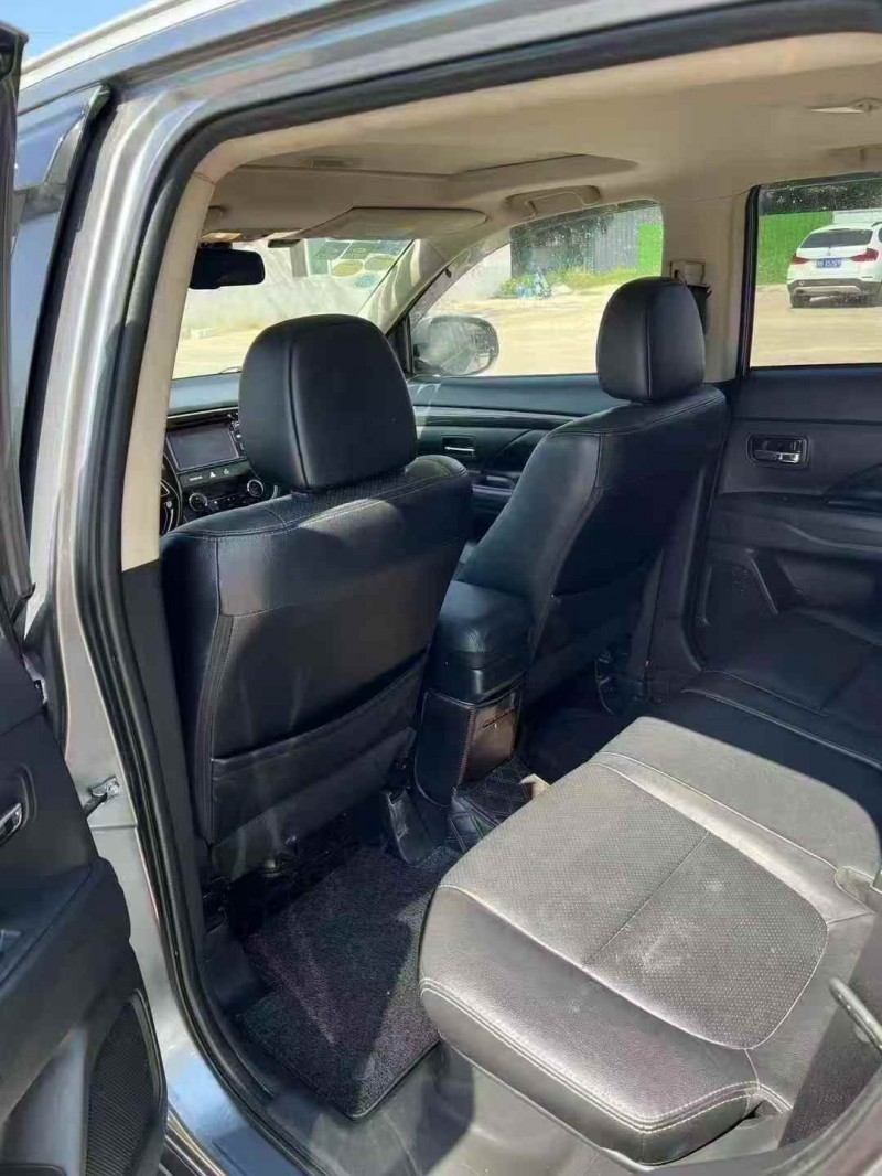 枣庄16年三菱欧蓝德6