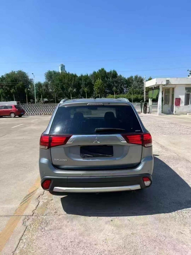 枣庄16年三菱欧蓝德9