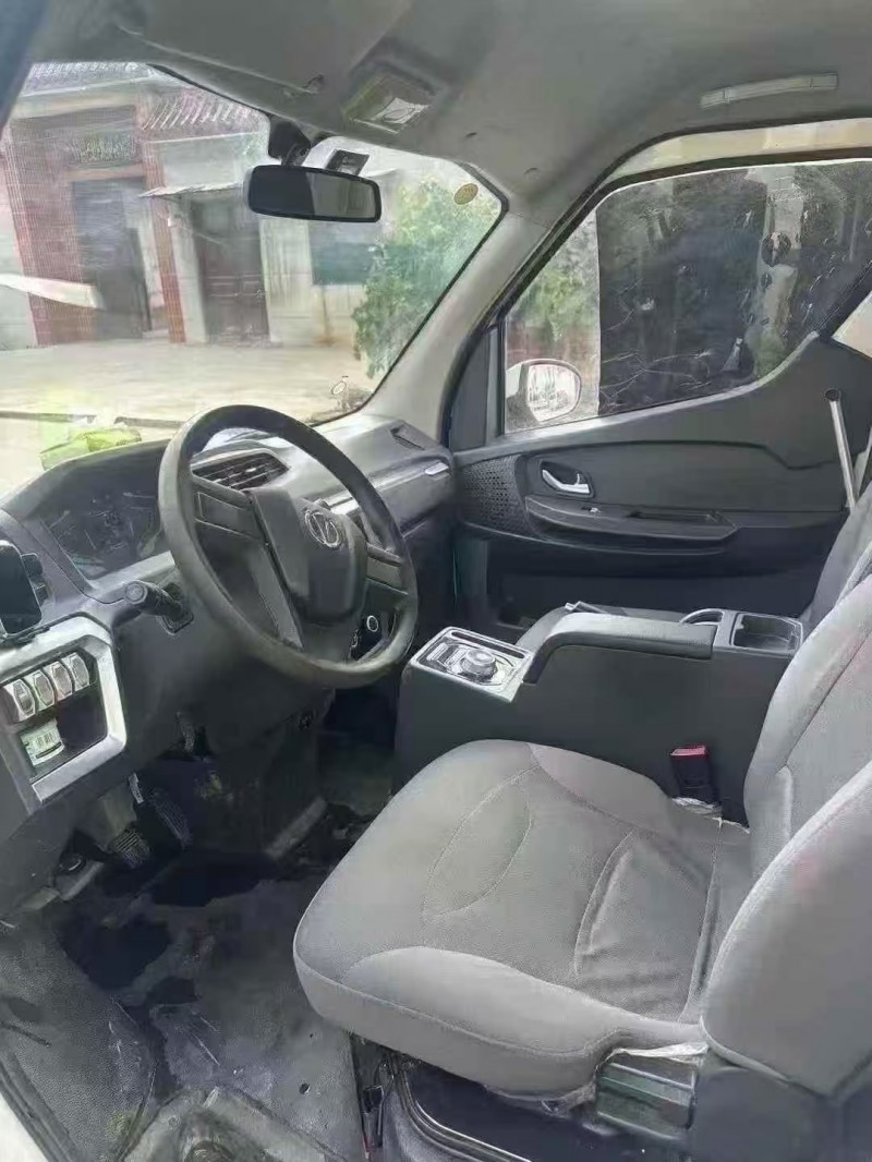 菏泽23年飞碟箱货货车4