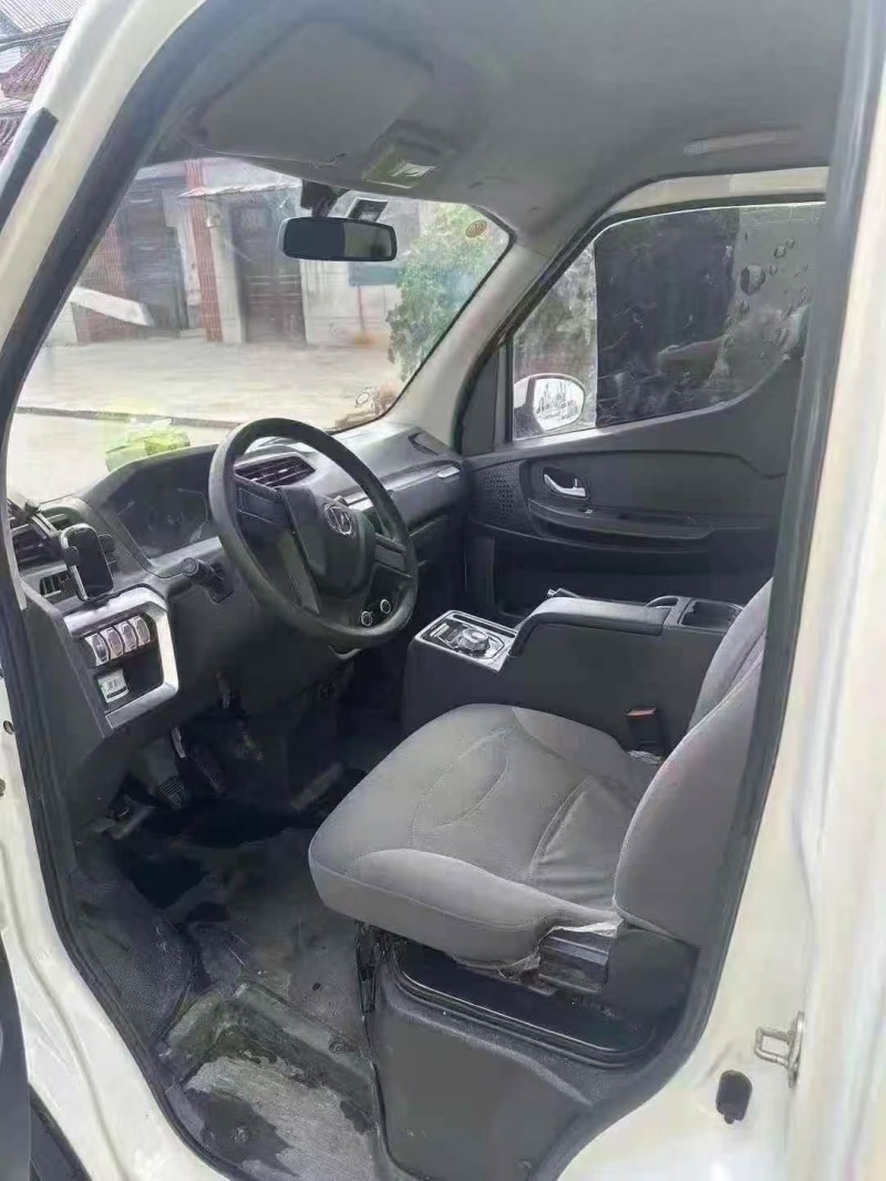 菏泽23年飞碟箱货货车5