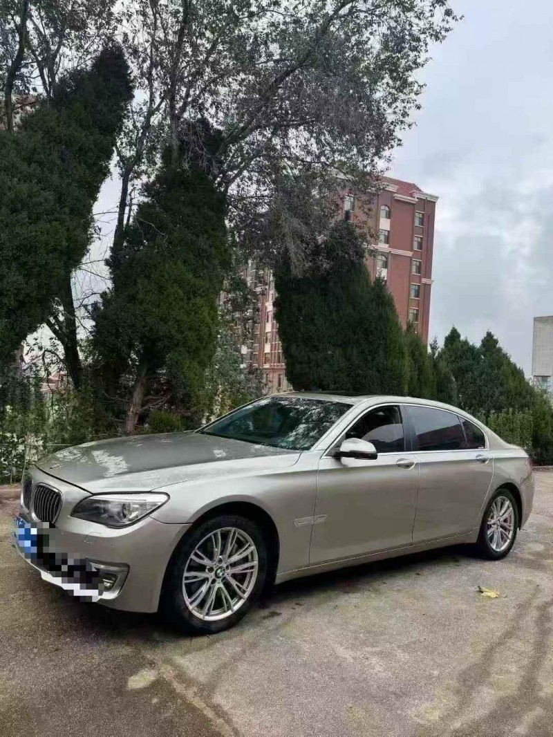 威海15年宝马7系4