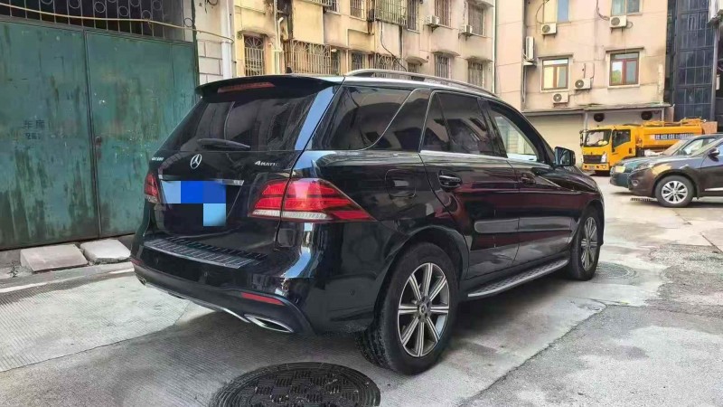 张家界17年奔驰GLE8