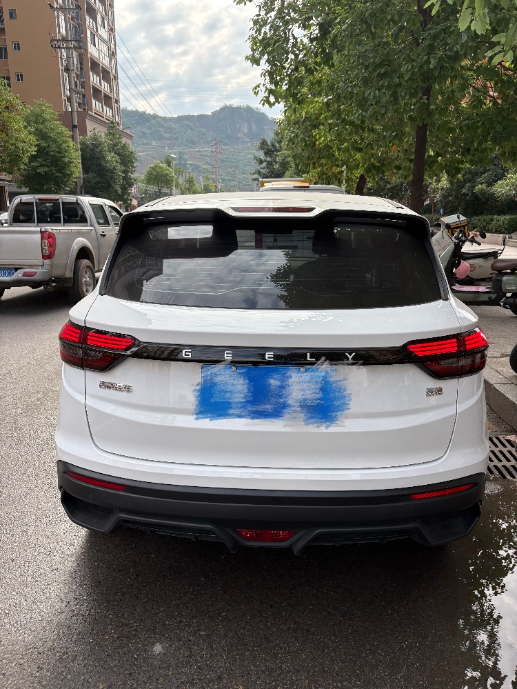 达州25年吉利缤越2