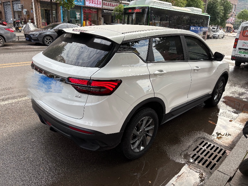 达州25年吉利缤越3