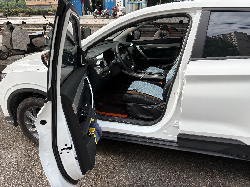 达州25年吉利缤越7