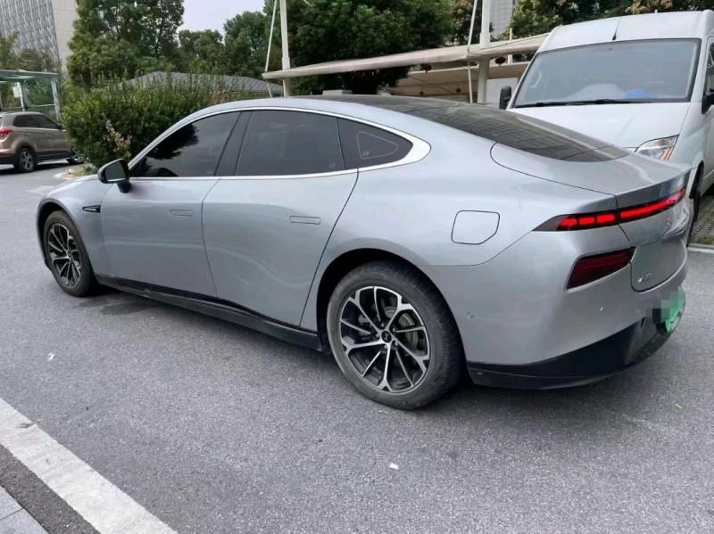 苏州21年小鹏汽车p76