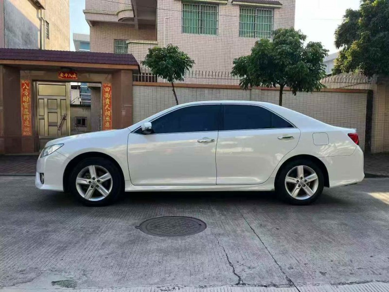 广州12年丰田凯美瑞4