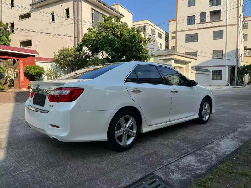 广州12年丰田凯美瑞8