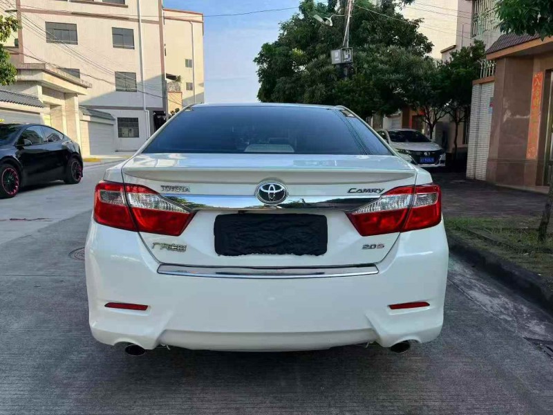 广州12年丰田凯美瑞9