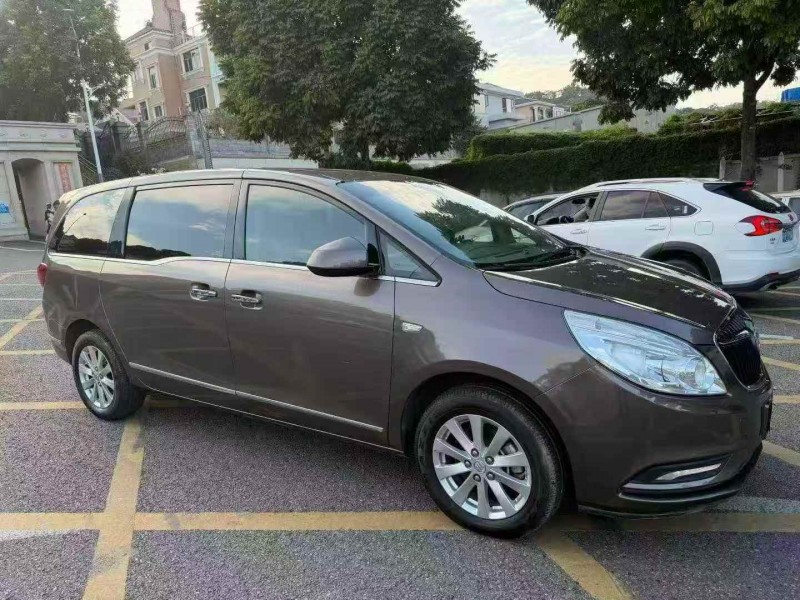 广州17年别克GL82