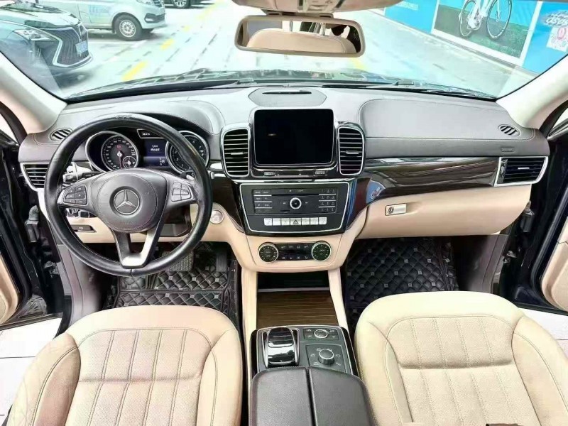 广州17年奔驰GLS5