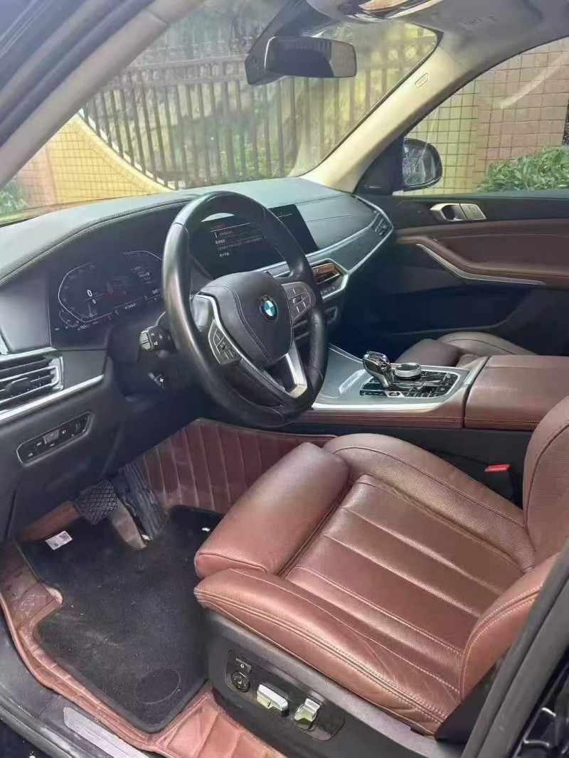 广州21年宝马X74