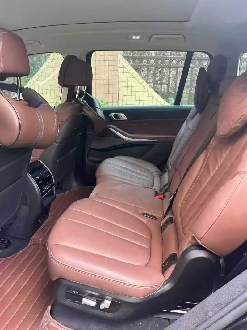 广州21年宝马X76